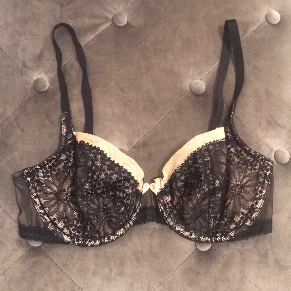Victoria’s Secret bra 34D unlined demi black lace